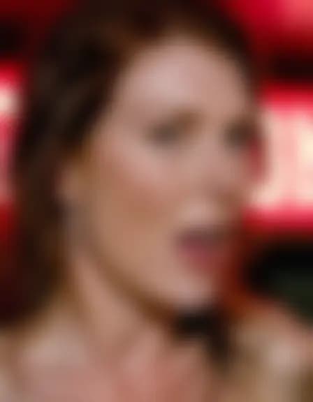 Evelyn gets a facial cumshot in a smoky pub.